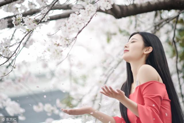 故事:她和他吵架后不知道去哪里,却碰见了好友,她想见那个人