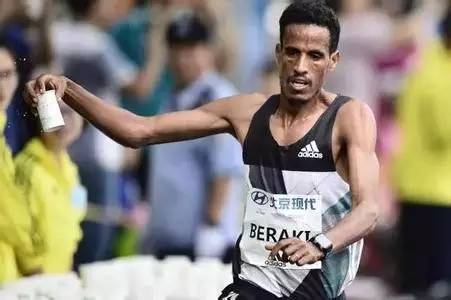 马拉松比赛后腹泻,跑马拉松为什么腹泻