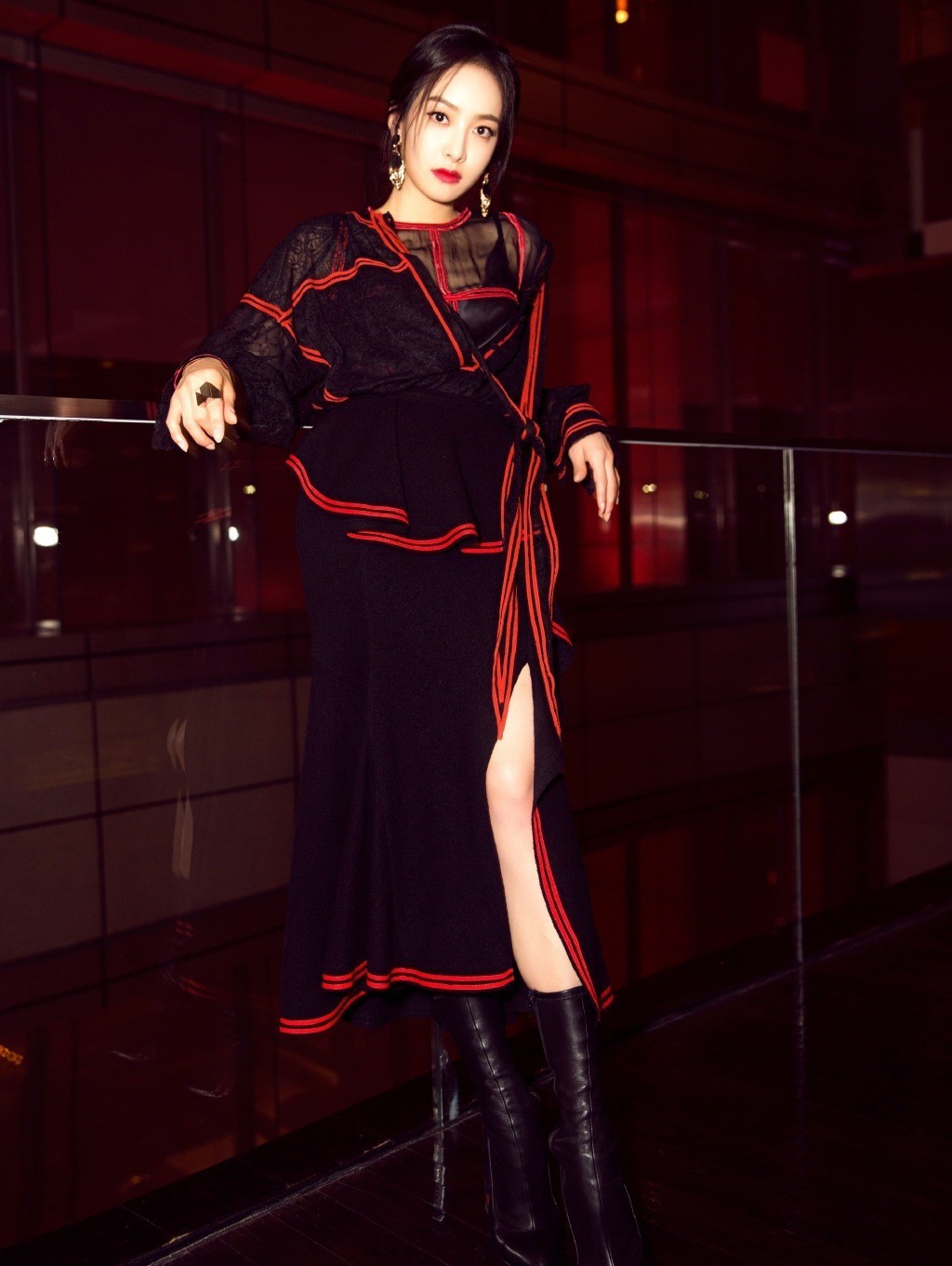 宋佳和杨幂穿衣搭配,杨幂宋佳靠一个发型变少女