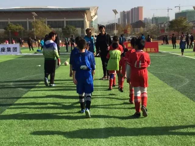 精彩的青少年足球比赛视频,厉害了参赛队伍高分拿下一等奖