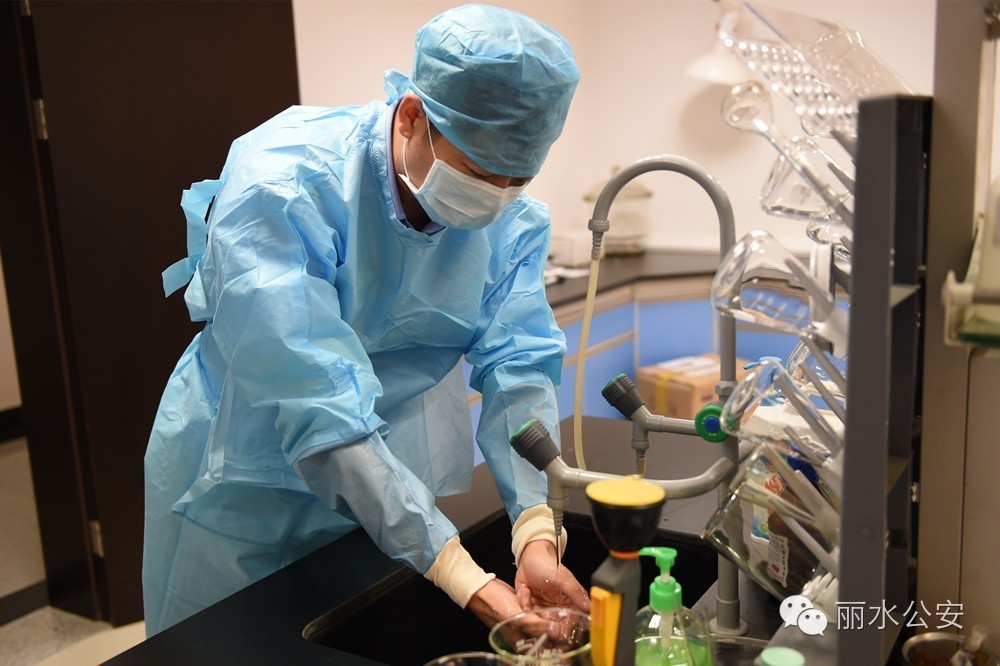 法医是个怎么样的职业,你以为的法医vs现实中的法医