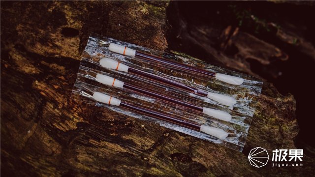 这盒子还没手掌大，里面的工具却比工具箱还全，野外保命全靠它