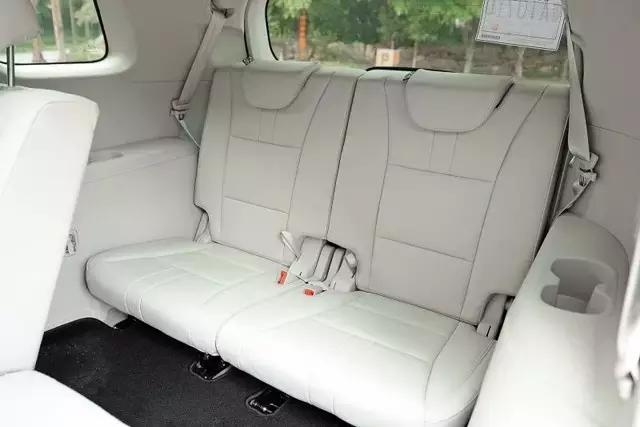 买不起汉兰达就看它颜值不输途昂,果断放弃汉兰达