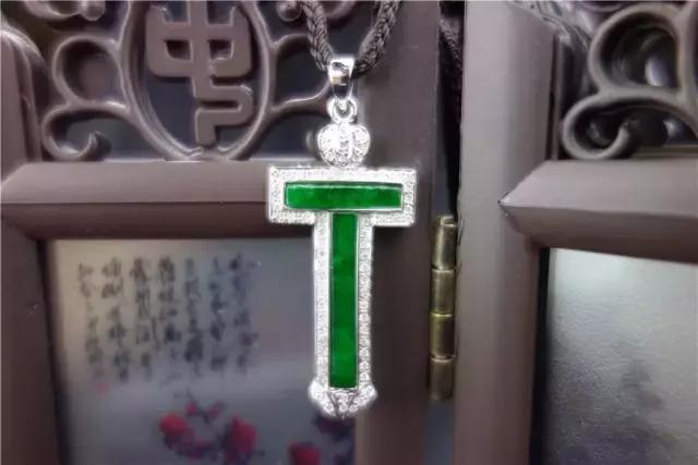 高级珠宝翡翠钻石,翡翠和钻石的形成