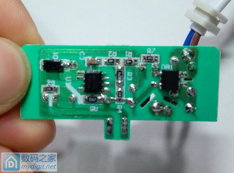 拆1.8包邮还送球泡的美的4W射灯，一如既往的设计和做工！