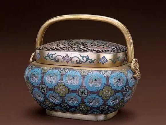 大牌香水浓香与淡香差距,大牌香水闻起来很贵