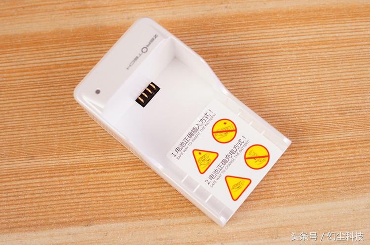 无人机可以放手上飞吗,无人机开箱视频100多块钱的无人机