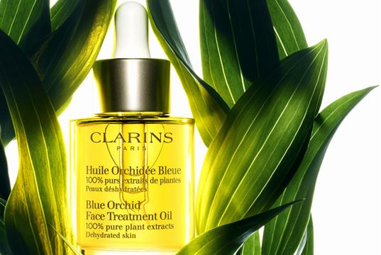 瞅瞅，你喜爱的化妆品在里面吗？