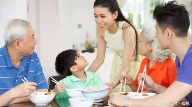 饿了再吃饭对胃的危害,饿了不吃夜宵的危害