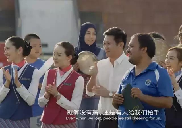 足球场上的体育精神,足球体育精神感人瞬间