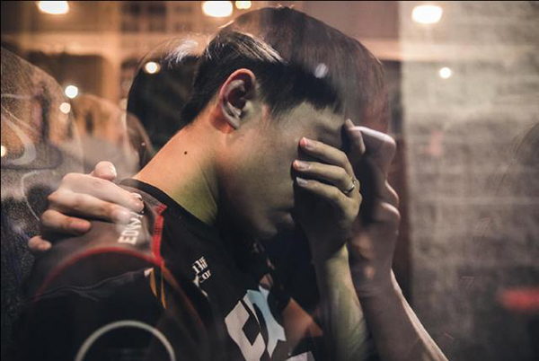 小狗女枪辅助遭疯狂辱骂直言国服质量太差