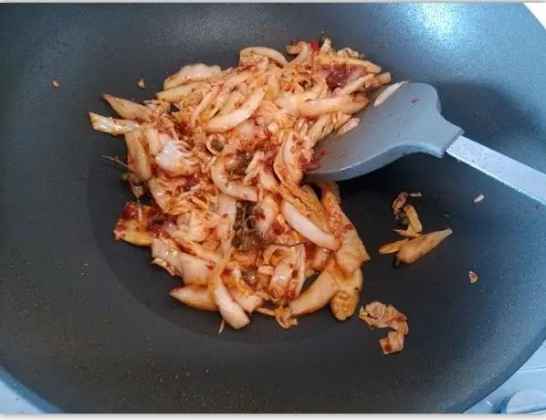 云南昆明正宗酸菜鱼的做法,酸菜鱼的正宗做法四川的