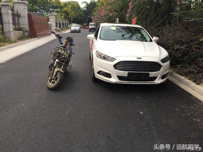 90后大学毕业生艰苦创业,喜提蒙迪欧1.5T时尚型