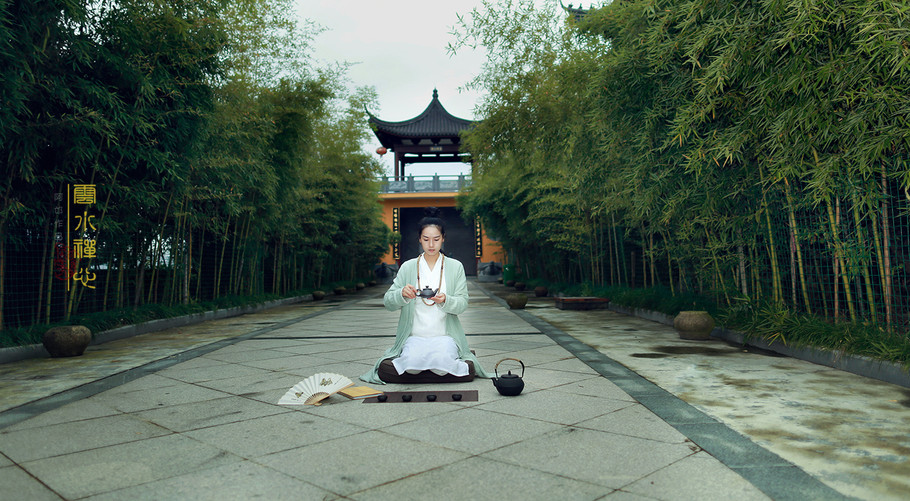 南无阿弥陀佛佛光四射,震撼心灵的南无阿弥陀佛