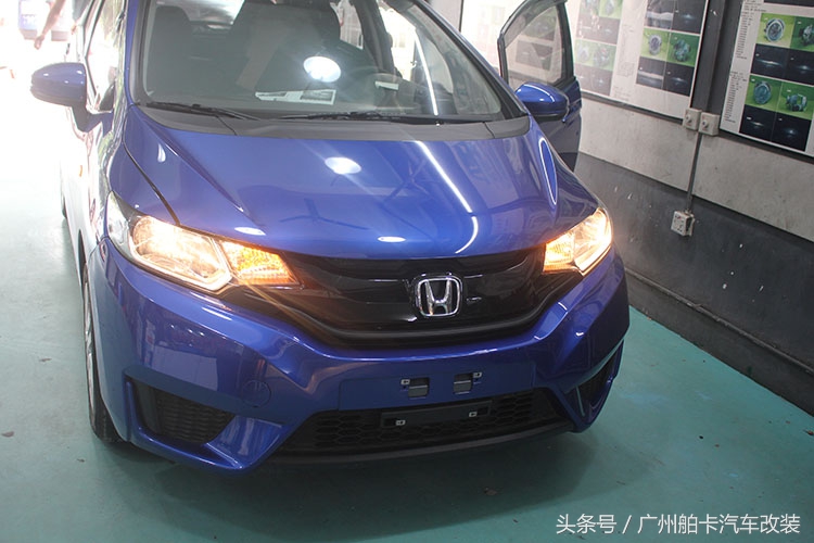 新飞度改装氙气大灯,新飞度改原厂led灯