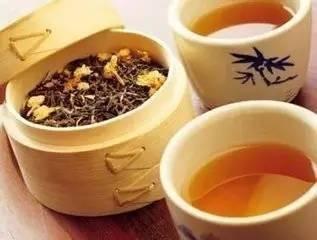 每天喝茶一个月能减多少斤 (3天只喝茶可以瘦多少斤)
