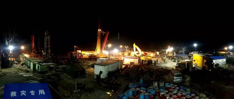 11名矿工平安升井图片,直击获救矿工升井画面