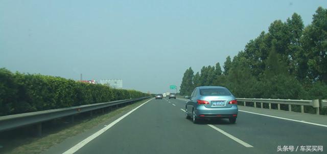 2.0升和2.4升发动机哪个省油,2.0l和1.5t哪个发动机的成本高些