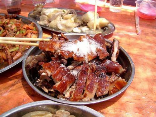 台湾明星婚宴都啥，菜色比拼看看我们农村婚宴吃什么