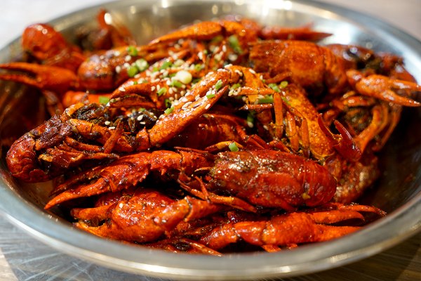 武汉依然繁华,武汉三个烟火气和浪漫的城市