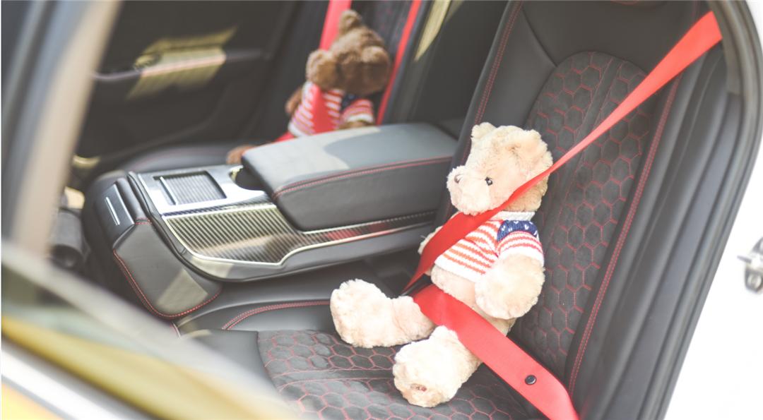 花50万改装,奥迪a6l和rs6的区别