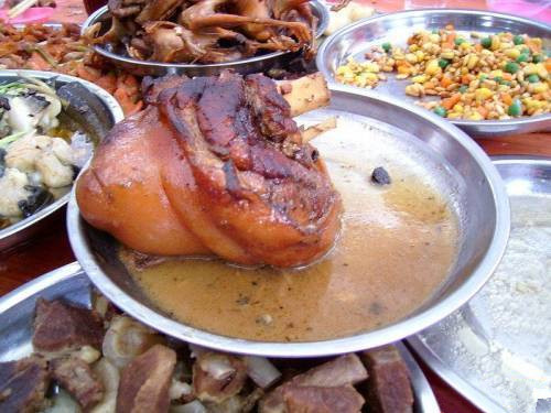 台湾明星婚宴都啥，菜色比拼看看我们农村婚宴吃什么