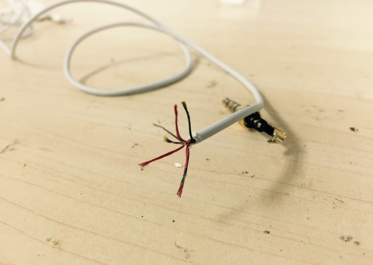 苹果耳机插头断了怎么补救,iphone耳机断了怎么接