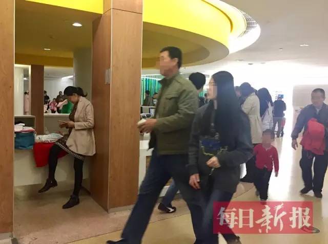 医院儿童看病爆满,儿童看病能去小诊所吗