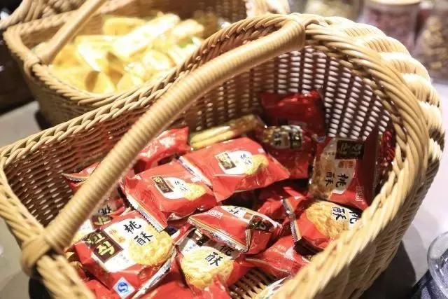 美豪皆丽致烟雨醉无锡