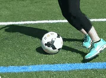 每天10分钟足球球感训练,足球入门球感训练