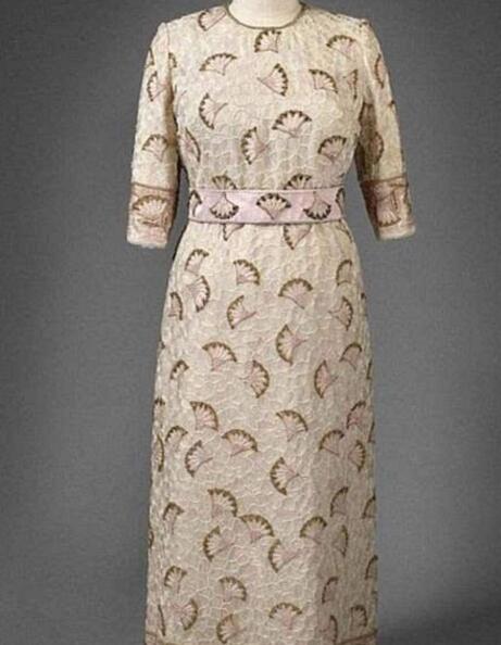 英国女王的衣橱,英国女王奢华礼服