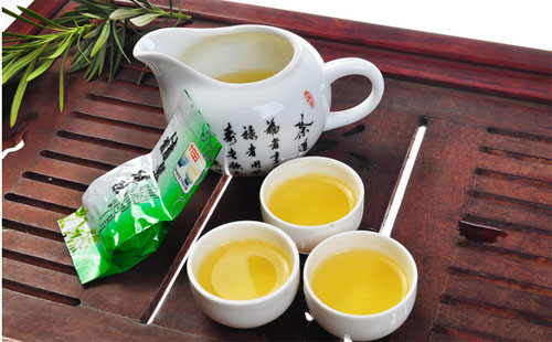 早上起来喝茶会不会伤胃,喝完啤酒喝茶水会伤胃吗