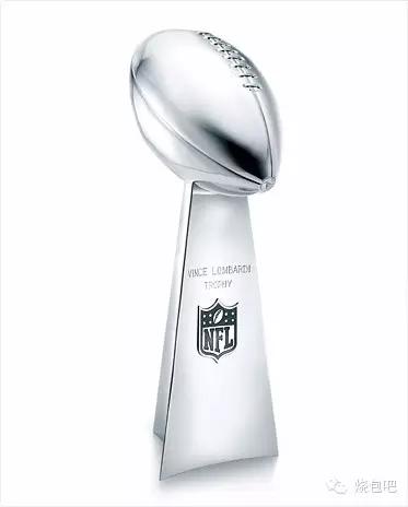 唯物|情人节倒计时,去看50个潮牌出的超级碗纪念球,独一无二