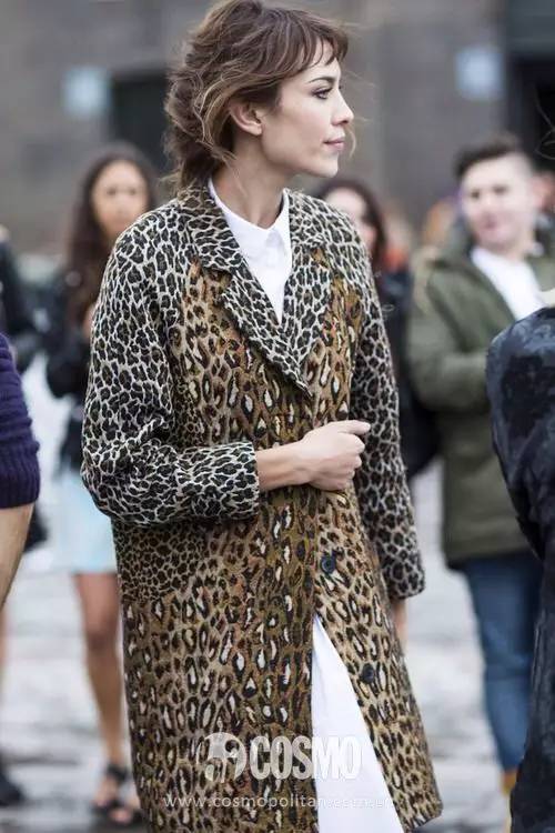 巧搭穿搭,豹纹上衣搭配什么样的上衣好看
