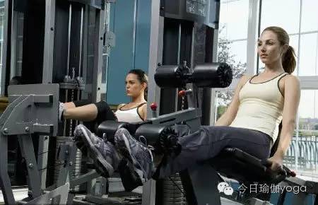 健身房哑铃减肥计划,哑铃健身计划一周表男士增肌