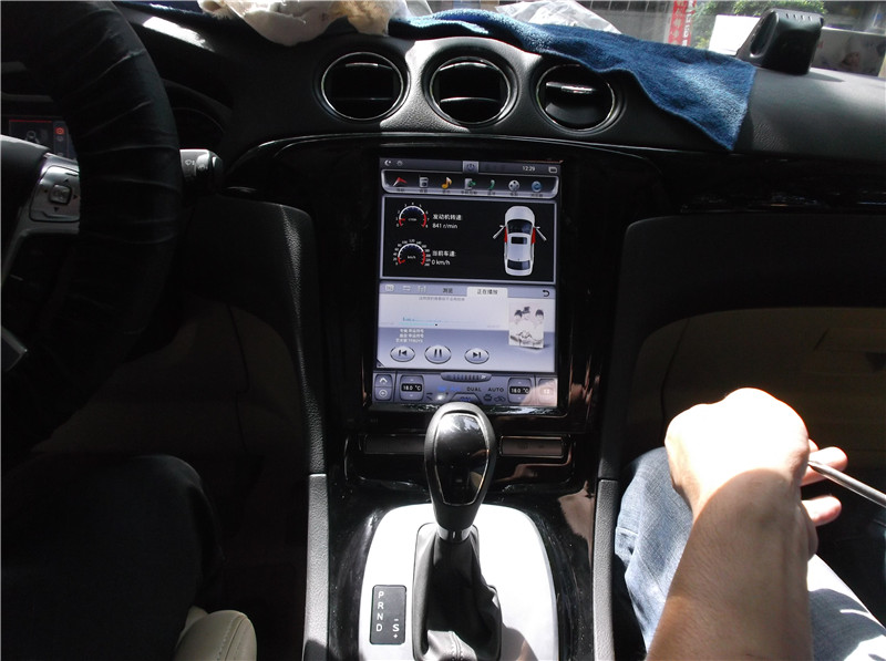 福特麦柯斯中控屏,福特麦柯斯仪表台拆解