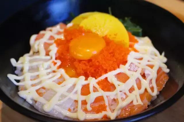 潮牌大叔开在厦门的平价日料店！吃一碗来自墨尔本の销魂牛舌饭~