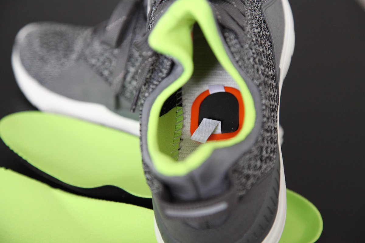 小米freetie超轻运动鞋评测,小米freetie云弹轻跑鞋米家运动鞋