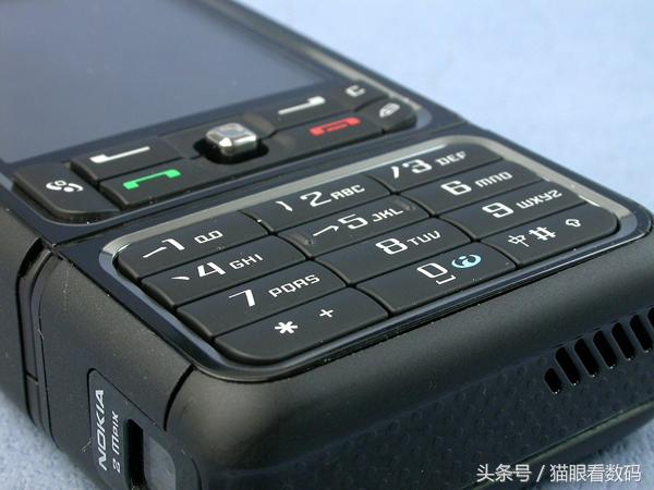 手机后盖材质主流回归玻璃,金属后盖和玻璃后盖优缺点