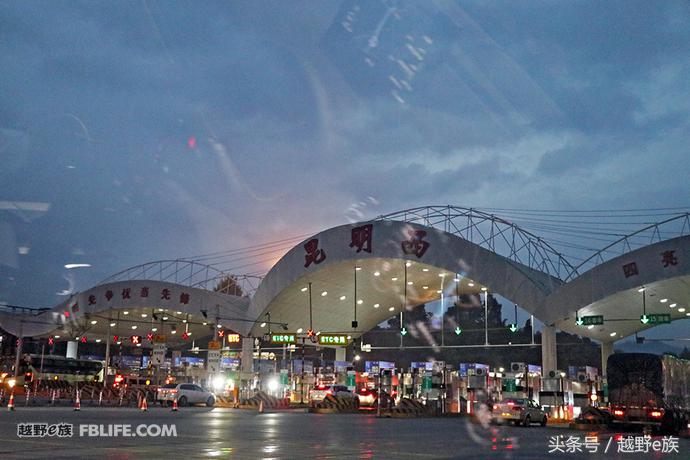 无畏前行与奥迪q7赴一场异域之约,奥迪q7开拓人生无畏前行