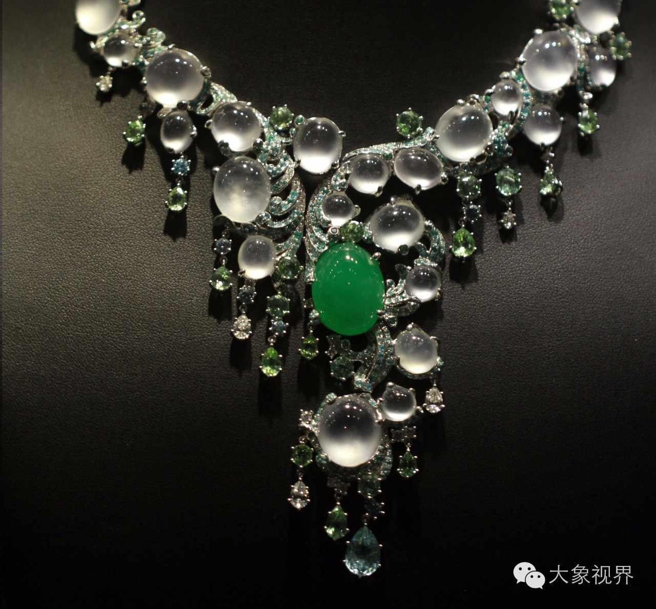 美艳洋模带您私家欧洲之旅!