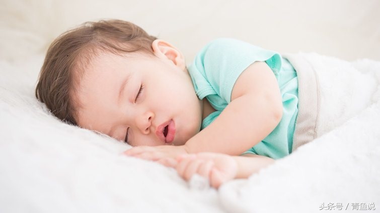 新生儿脸部湿疹怎么护理好得快,新生儿皮肤正确护理方法