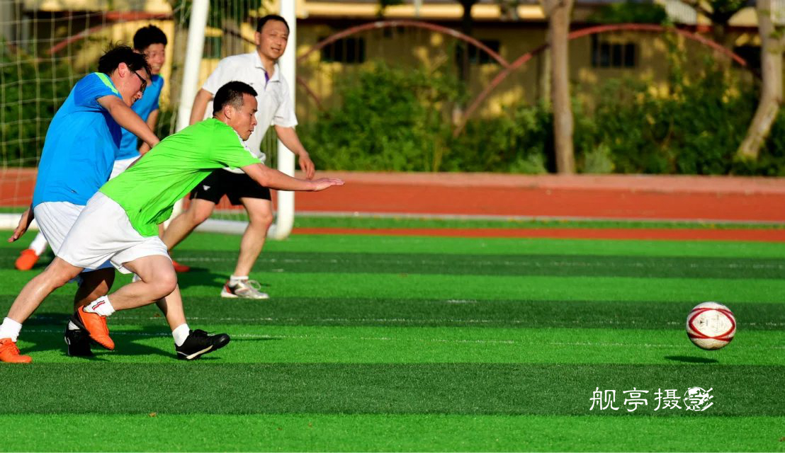 业余足球比赛,业余足球队怎么参加职业比赛