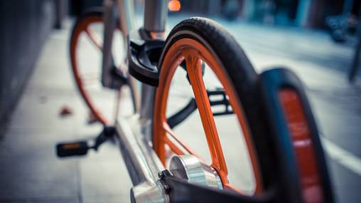 国外发明空心轮胎没有轮毂照样跑,国外发明了一种超级有弹性的轮胎