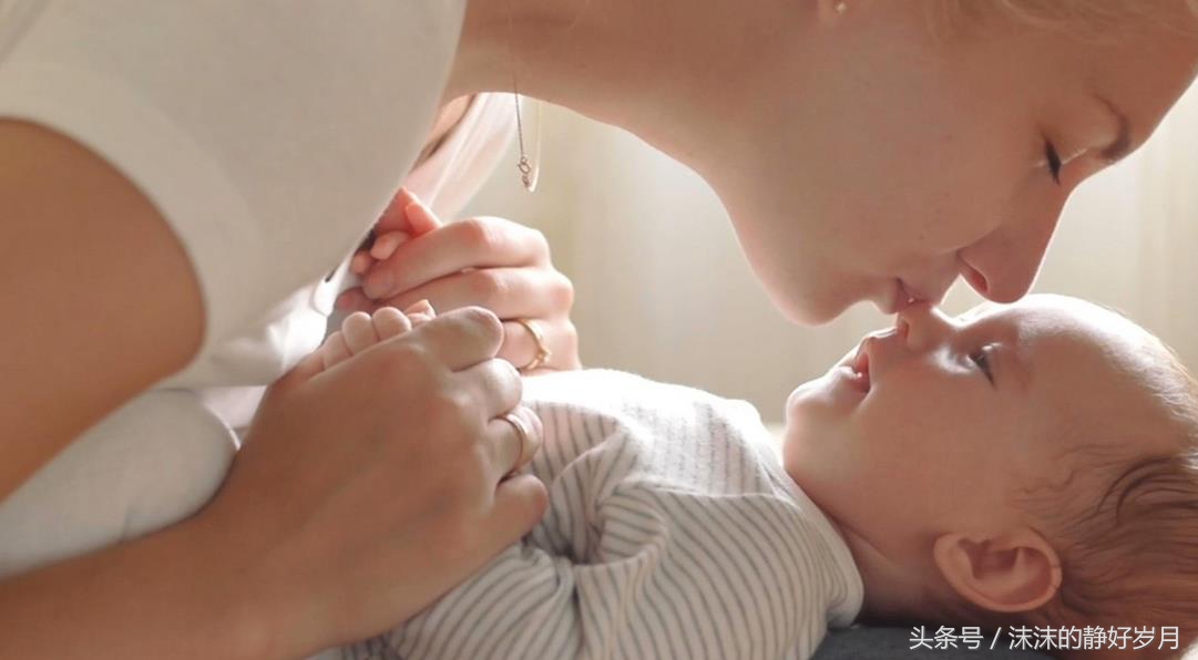 这六种情况不要亲吻宝宝,妈妈亲吻宝宝宝宝反应