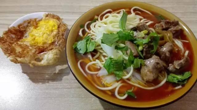 成都的一群面痴,拿出了他们珍藏的42碗好面,服不服吃了就知道