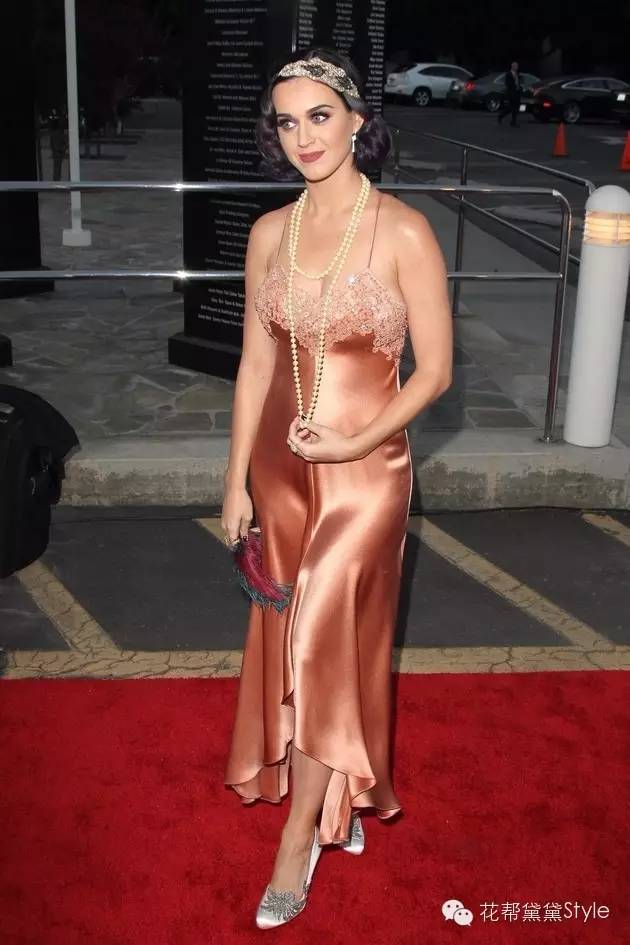 把睡裙穿出街的机会来了,2016时髦早班车搭车指南(一)