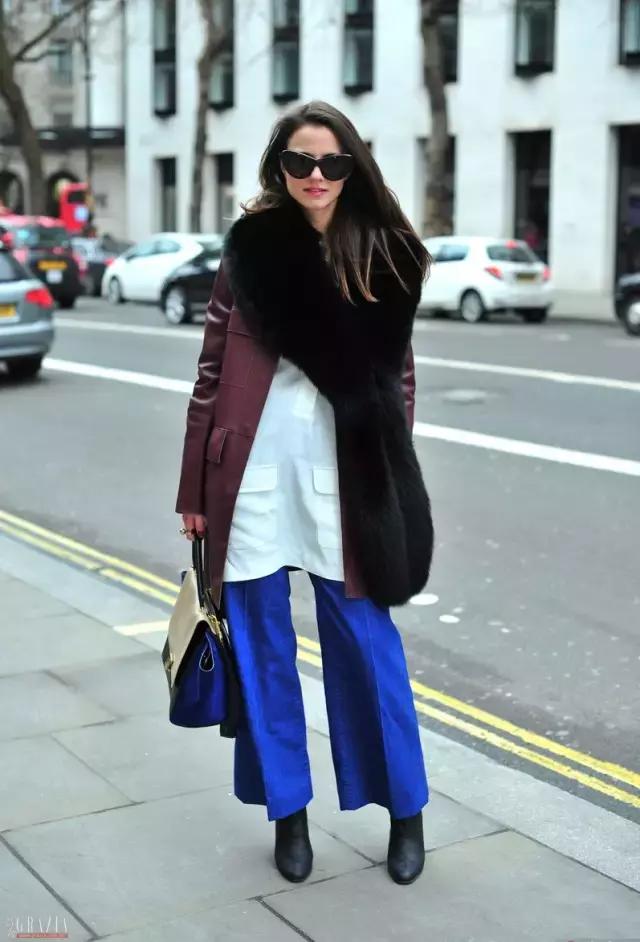 这天不冷不热，适合撩条毛披肩上！