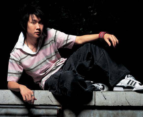 林俊杰回忆青春视频,林俊杰陪伴了一代人的青春