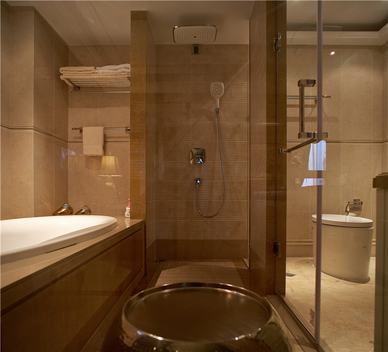 405平新中式轻奢别墅装修效果图,140平方别墅中式楼梯装修效果图